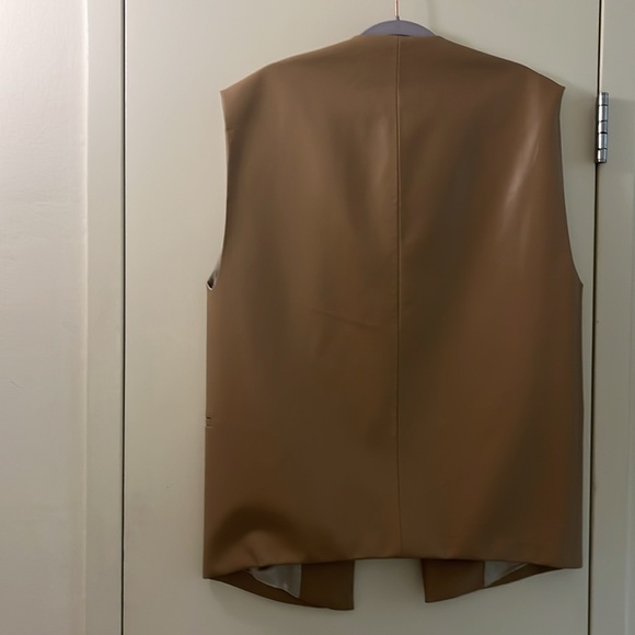 Oversized vest/sleeveless blazer in faux leather. Size XS. Excellent condition. - Picture 2 of 4